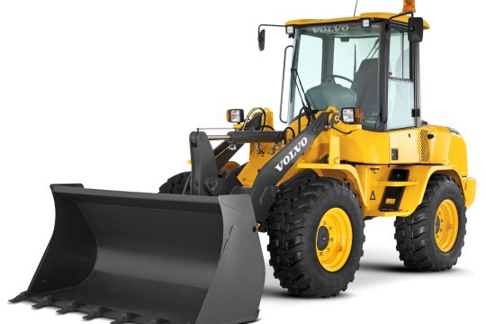 VOLVO L35G - Volvo l30g l35g linksvoor 2 - Volvo L35G